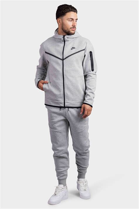 nike grijs trainingspak heren|Nike Factory Stores.